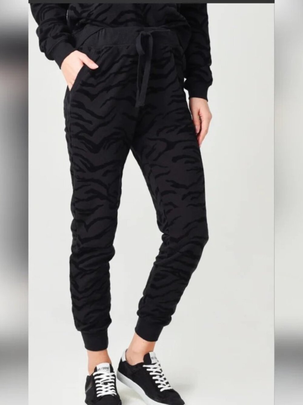 NEW Z Supply Black Tiger Stripe Loungewear Sweatshirt Sweatpant Set